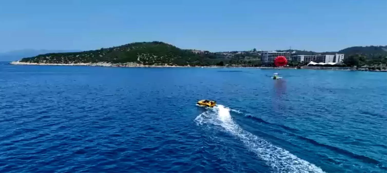Sahillerde Yeni Trend: Spor Araba Görünümlü Sürat Tekneleri