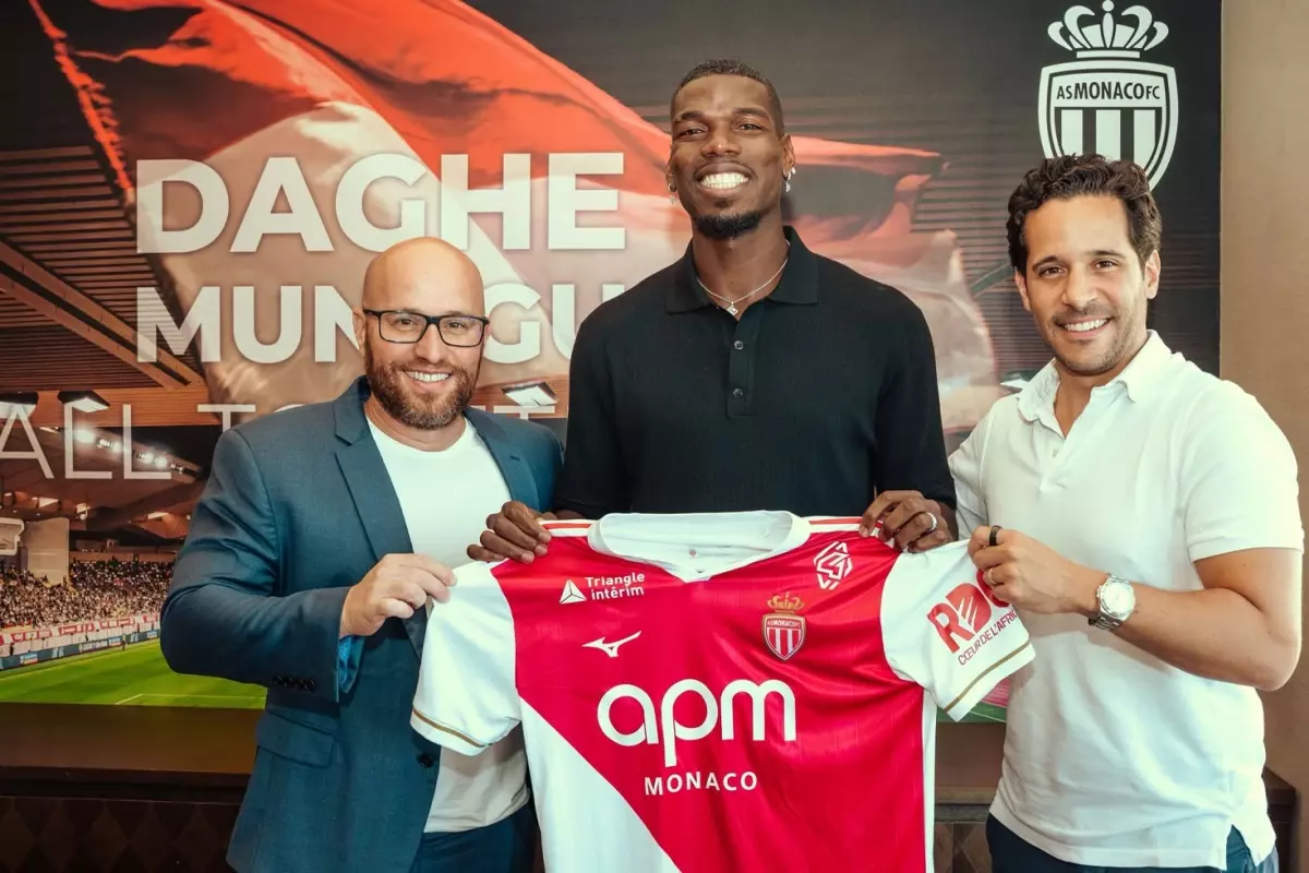 1.5 yıl sonra futbola dönüyor! Paul Pogba, gözyaşları içinde Monaco\'ya imza attı