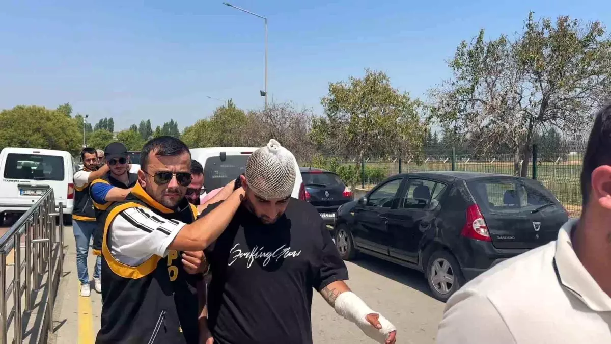 Adana\'da Muhtara Darbe: 3 Tutuklama