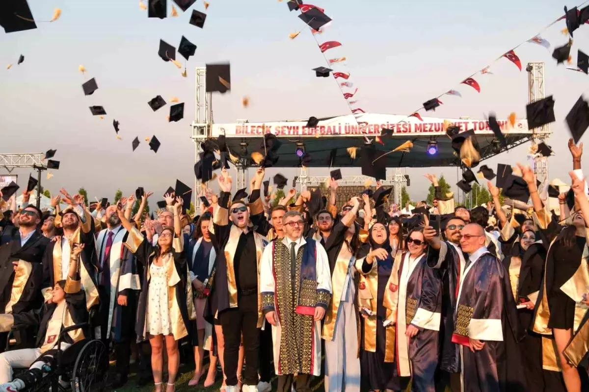Bilecik Şeyh Edebali Üniversitesi Mezuniyet Töreni Coşkuyla Gerçekleşti