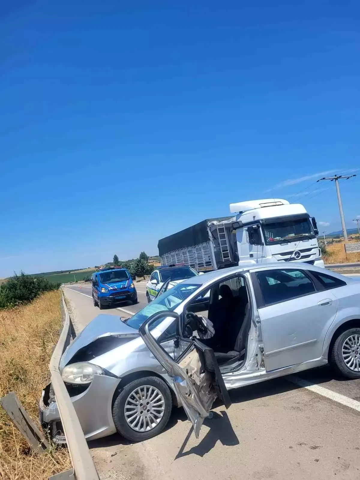 Karacabey\'de Trafik Kazası: 5 Yaralı