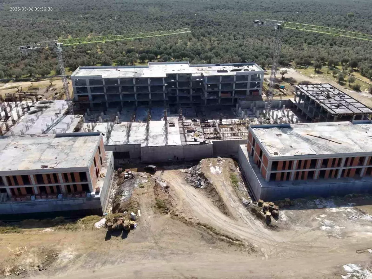 Edremit\'te Yeni Hastane İnşaatı Hızla Devam Ediyor