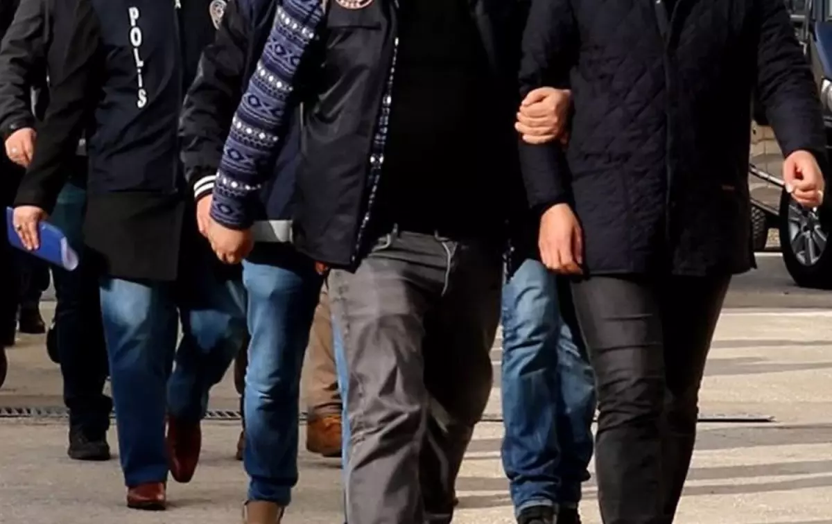 FETÖ\'nün emniyetteki yapılanmasına operasyon! 11 kişi tutuklandı