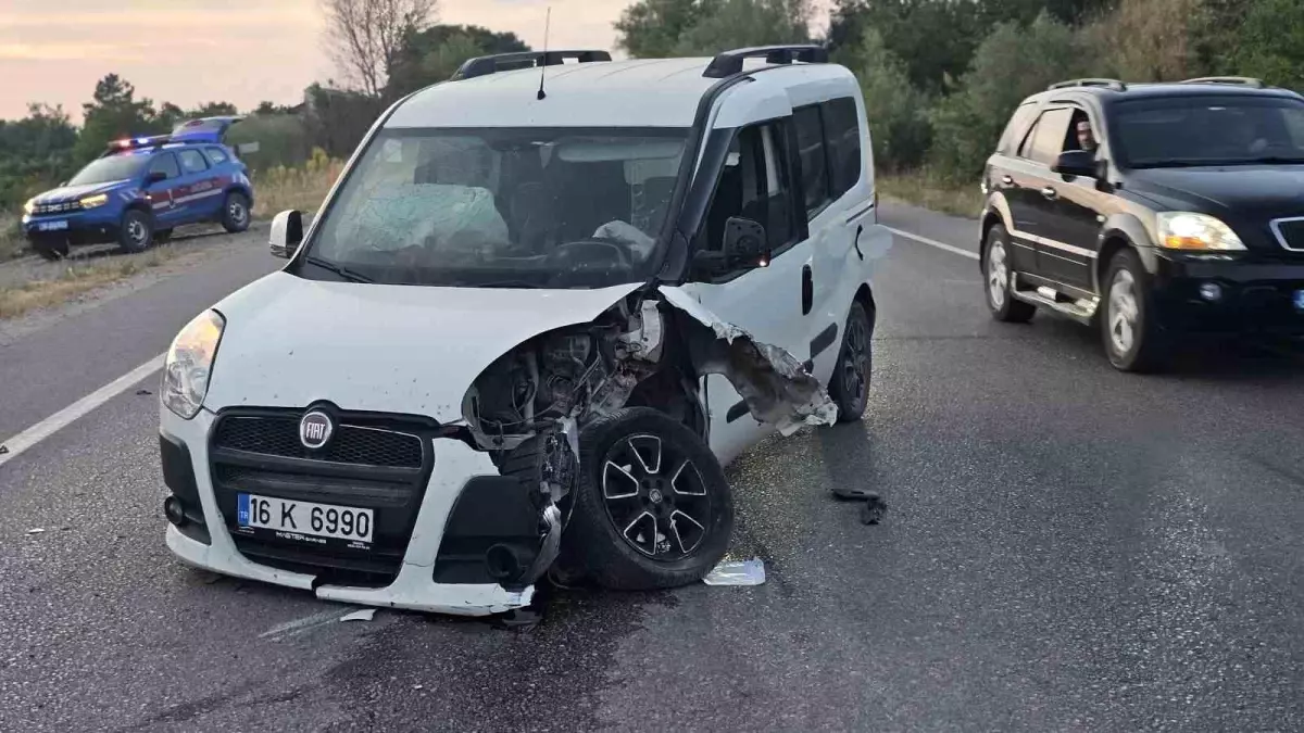 İnegöl\'de Kaza: 3 Yaralı