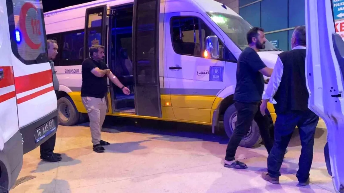 Minibüs Şoförü Kalp Krizi Geçiren Yolcuyu Kurtardı