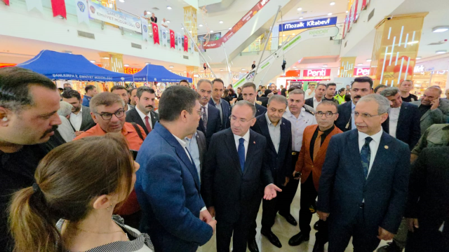 Şanlıurfa'da şehit çocuklarına destek için kermes düzenlendi Şanlıurfa'da şehit çocuklarına destek için kermes düzenlendi