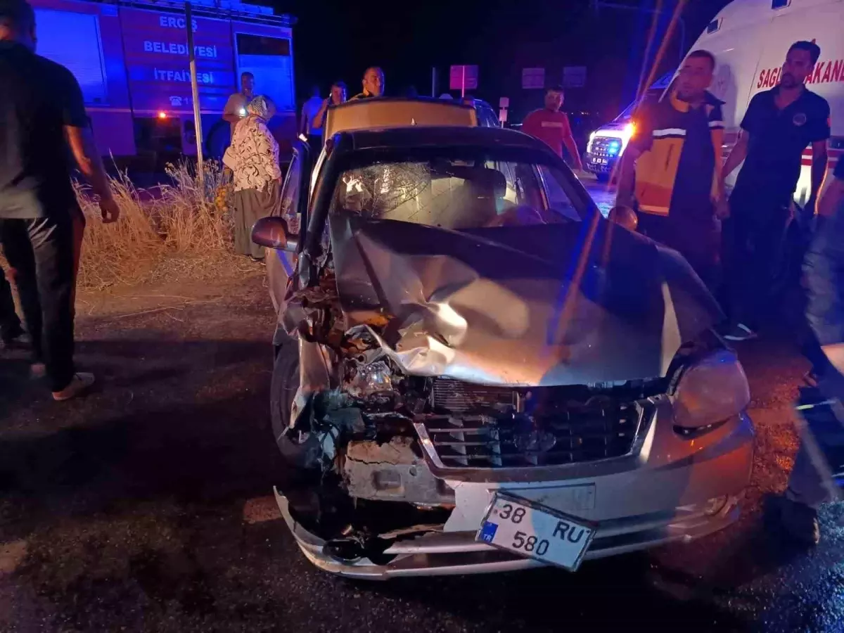 Van\'da Trafik Kazası: 9 Yaralı
