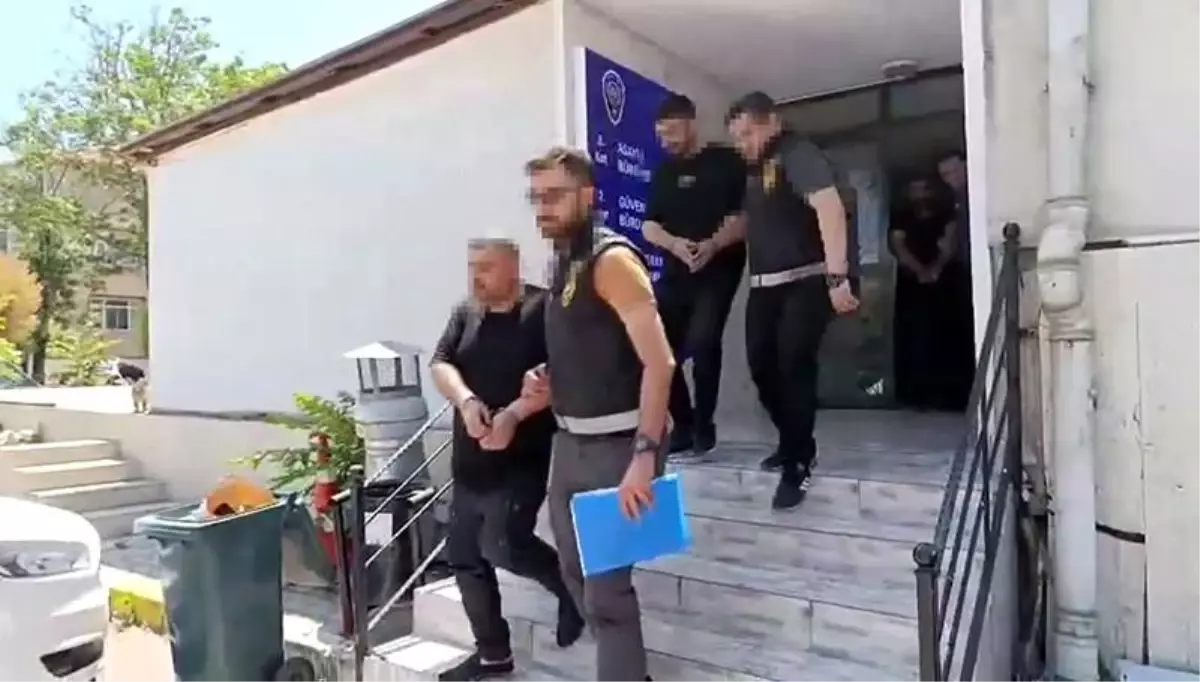 Avcılar\'da Silahlı Kavga: 2 Yaralı, 3 Gözaltı