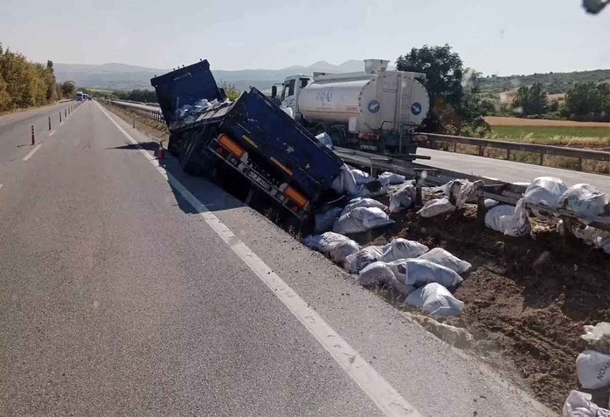 Susurluk\'ta Tır Trafik Kazası