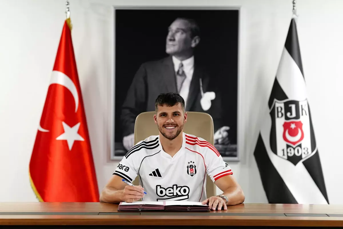Beşiktaş, David Jurasek\'i kadrosuna kattığını açıkladı