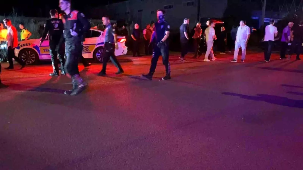 İnegöl\'de Trafik Kazası Kavgaya Dönüştü