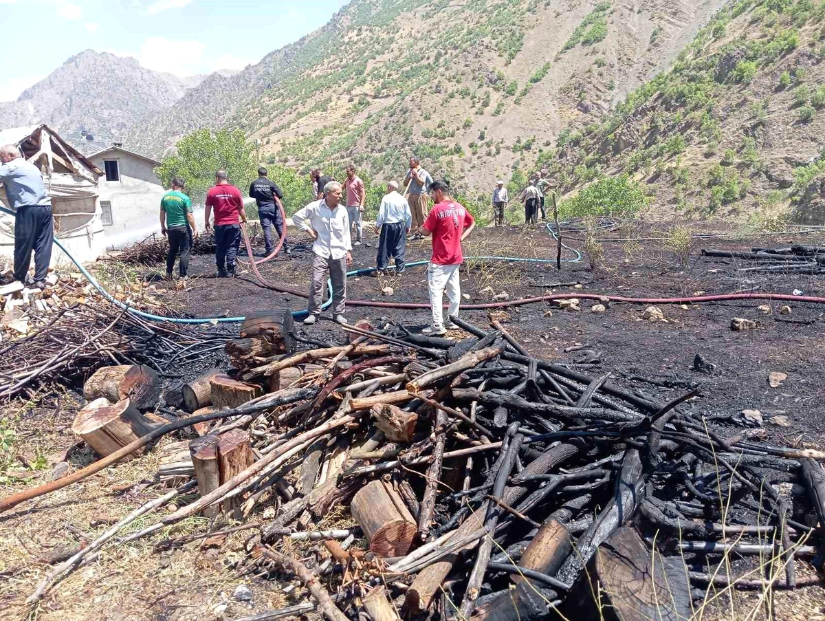 Hakkari\'de Yangın Kontrol Altına Alındı