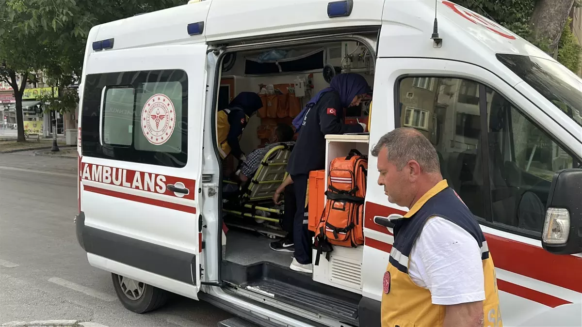 Kütahya\'da Otel Yangını: 6 Kişi Dumandan Etkilendi