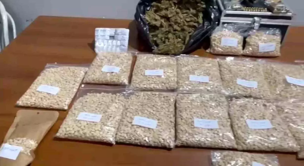 İskenderun\'da Asayiş Operasyonu: Uyuşturucu ve Silah Ele Geçirildi