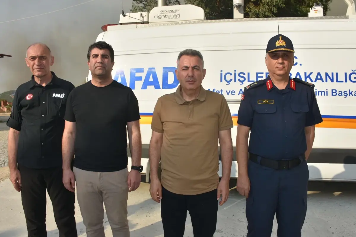 Gaziemir\'de Yangın Galericiler Sitesi\'ne Sıçradı