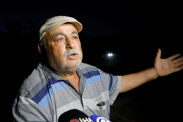 İzmir'deki orman yangını haberlerini izlerken alevleri kapısında buldu İzmir'deki orman yangını haberlerini izlerken alevleri kapısında buldu