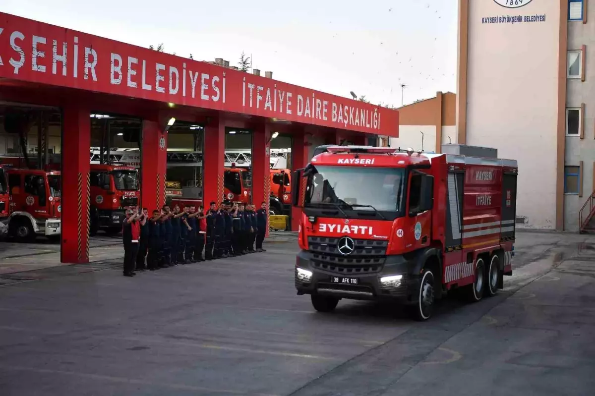 Kayseri İtfaiyesi, Manisa\'daki Orman Yangınına Destek Gönderdi