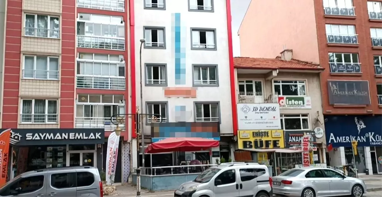 Kütahya\'da Otelde Yangın: 2 Yaralı