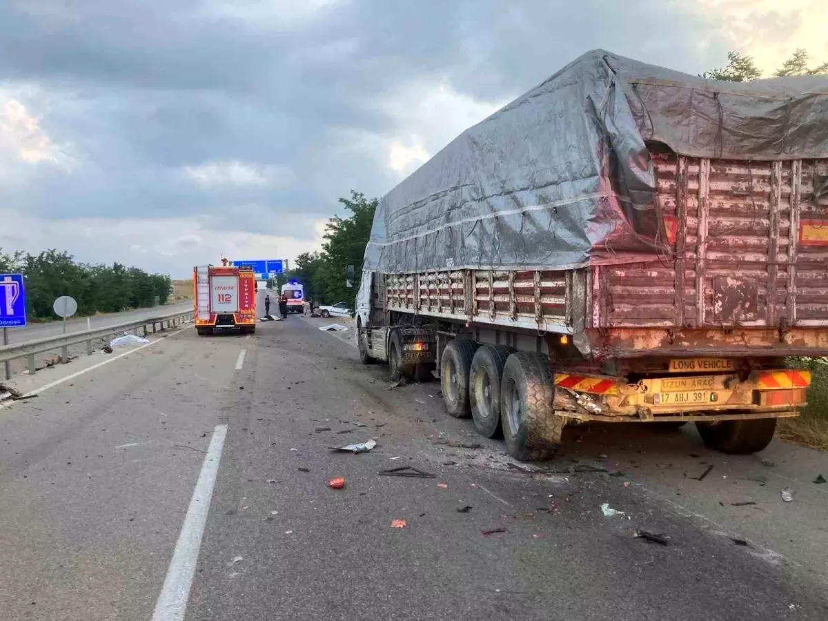 Susurluk\'ta Trafik Kazası: 4 Ölü