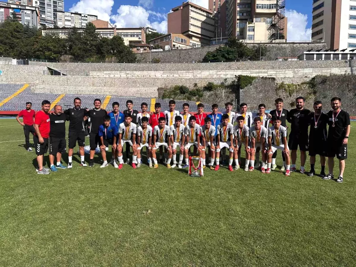 Talas Belediyespor U15 Türkiye Futbol Şampiyonu Oldu