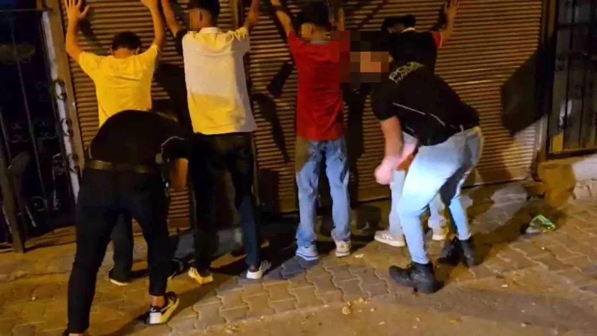 Adana\'da Narkoalan Uygulaması: 63 Uyuşturucu Kullanıcısı Yakalandı