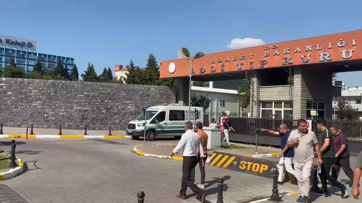 Denizde Boğulan Genç, Arkadaşını Kurtarmaya Çalışırken Hayatını Kaybetti