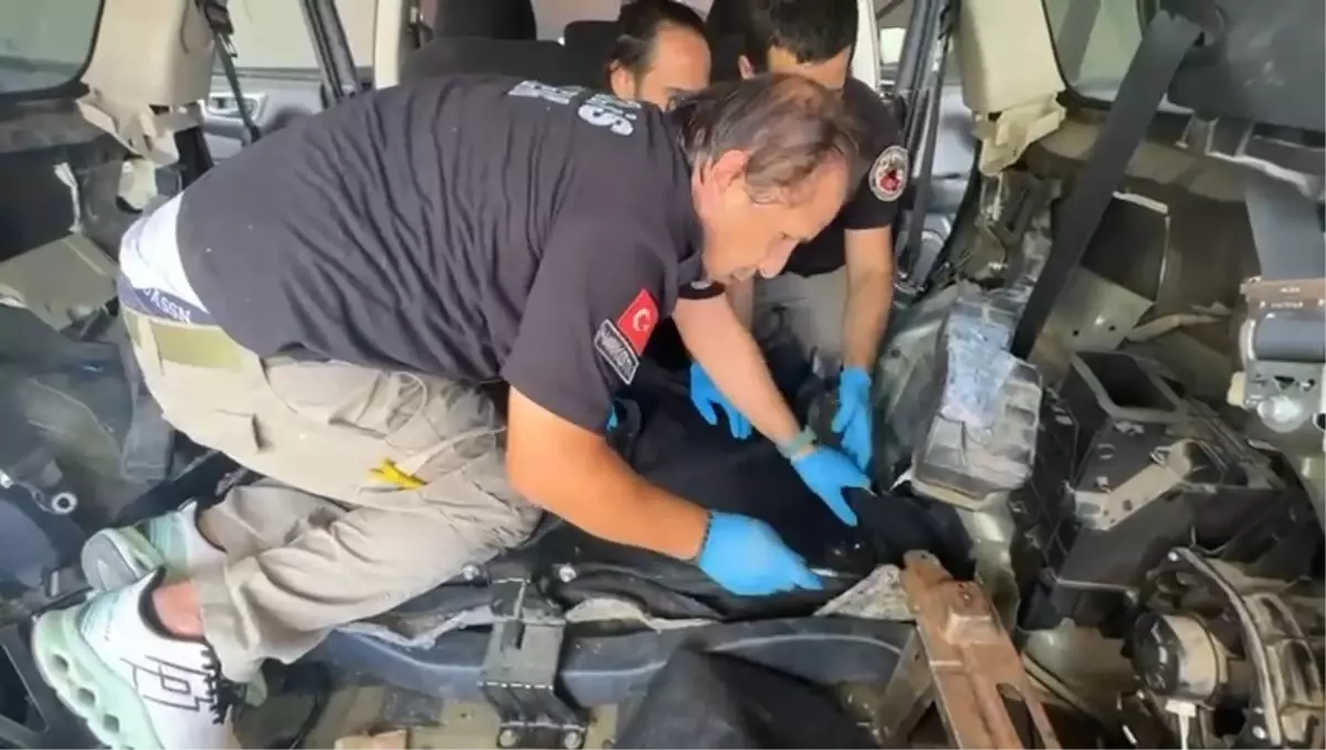 Kocaeli\'de Otoyolda 82 Kilo Metamfetamin Ele Geçirildi