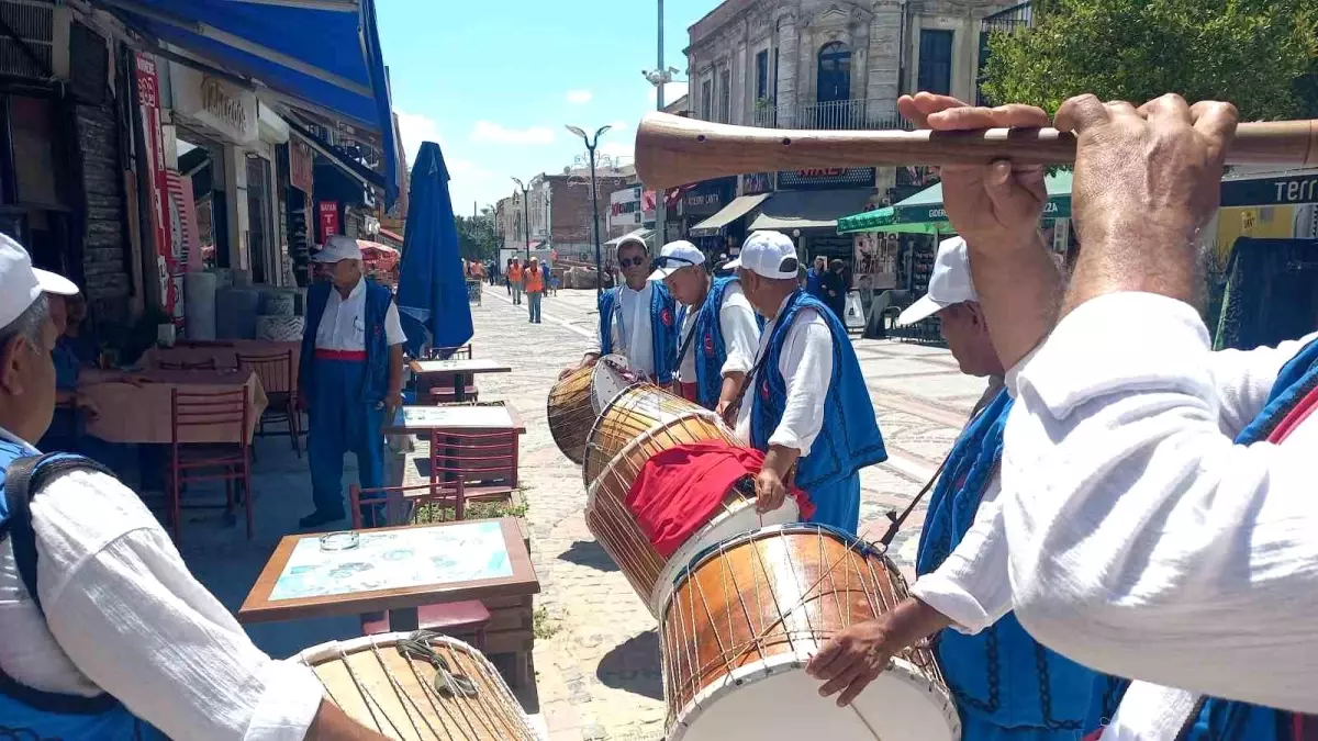 Kırkpınar\'a Davet: Davul Zurna Ekibi Sokaklarda