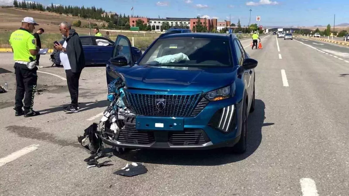 Kırıkkale\'de Trafik Kazası: 2 Yaralı