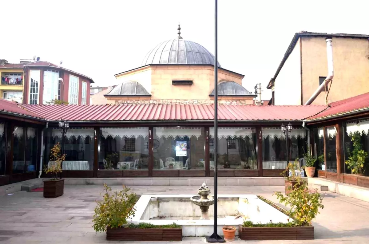 Rüstem Paşa Medresesi\'nin Geçmişi ve Günümüzdeki Durumu