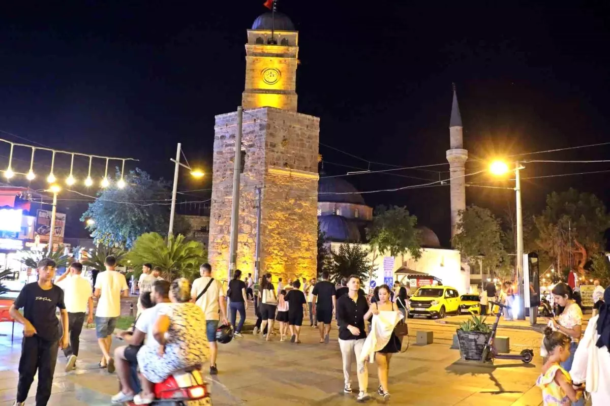 Kaleiçi\'nin Akşam Nüfusu 10 Bini Geçiyor