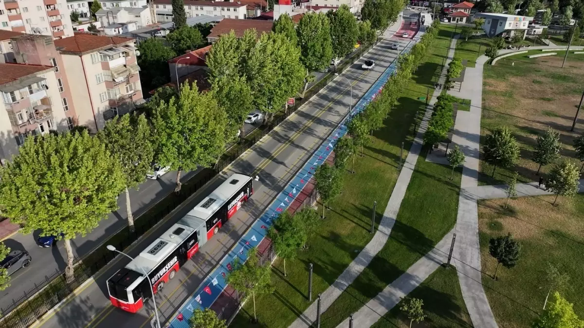 Sakarya\'da Metrobüs Hattı Test Seferlerine Başladı