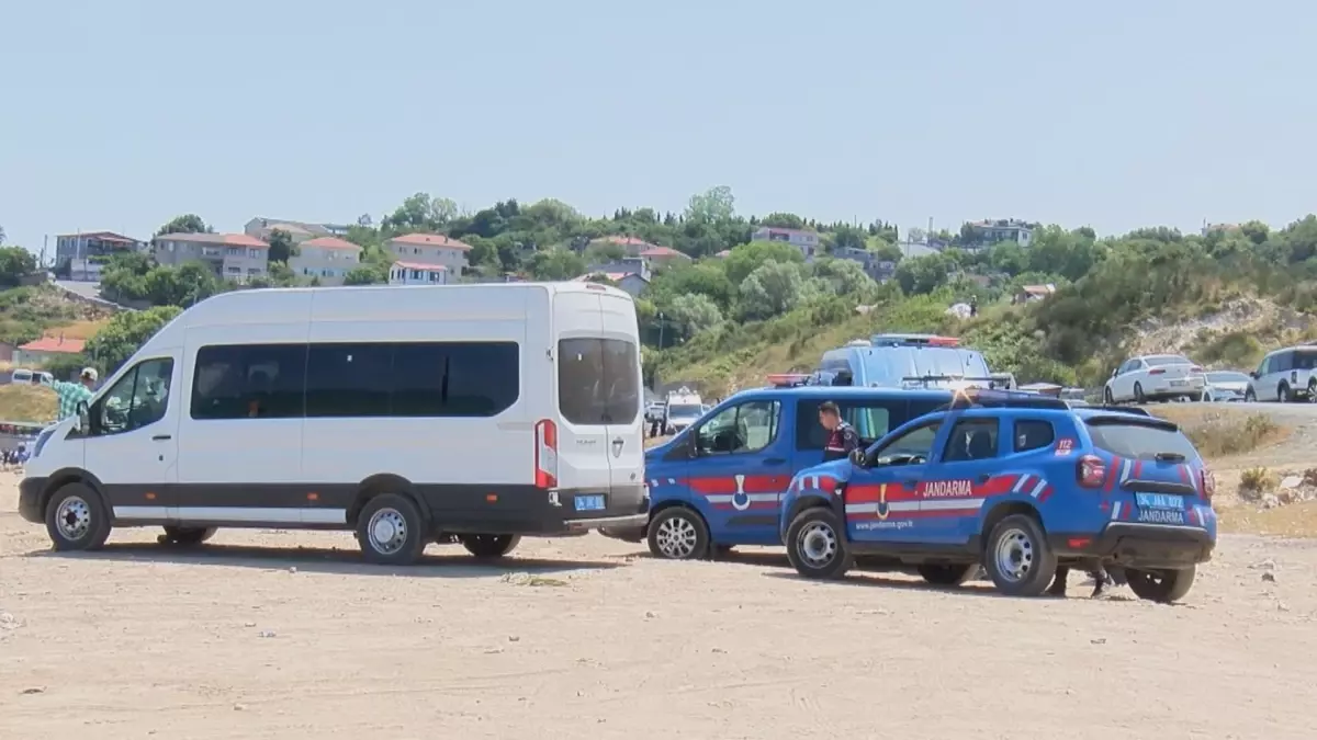 Kısırkaya Plajı\'nda Kaybolan Gençler aranıyor