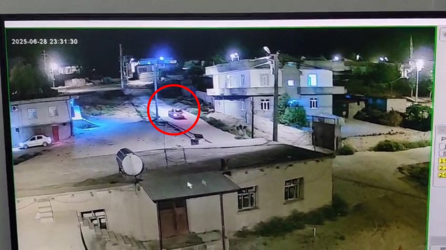 Sokakta yürüyen kadını silahla vurarak öldürdüler