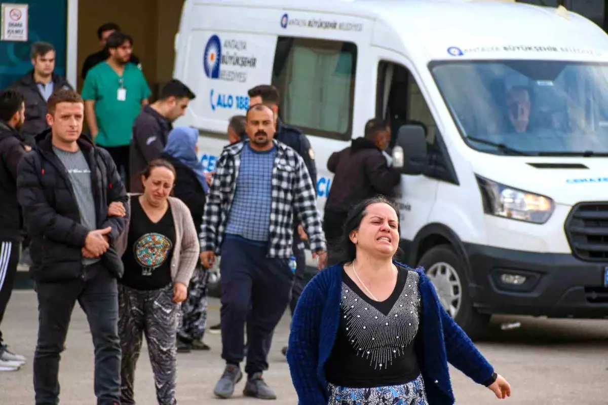Eşini 17 Bıçakla Öldüren Sanığa Ağır Ceza