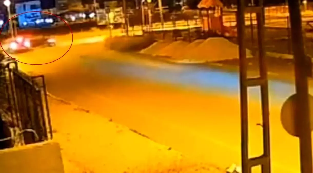 Hatay\'da İki Araç Çarpıştı
