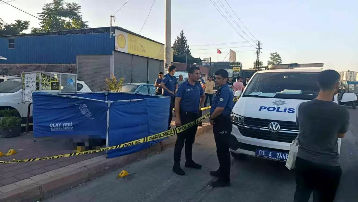 Boşanmasından sorumlu tuttuğu kadını yaralayıp intihar etti