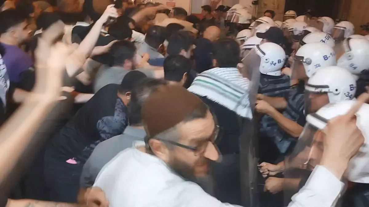 LEMAN Dergisine Soruşturma ve Protesto