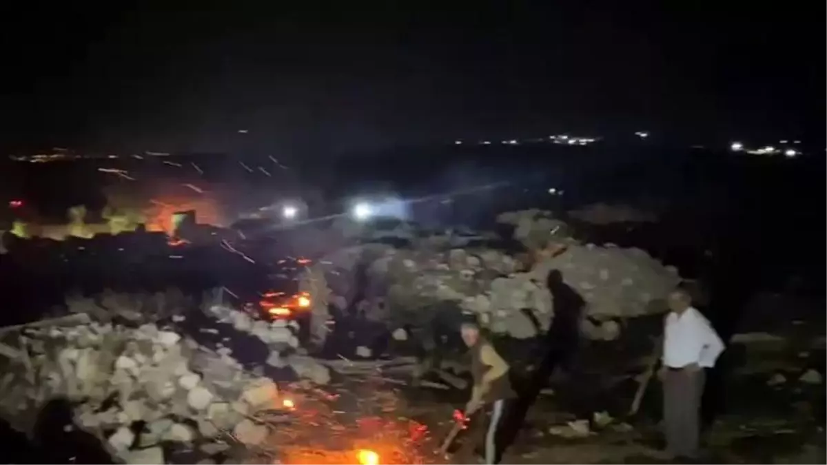 Adıyaman\'da Yangın Saman Balyalarına Sıçradı