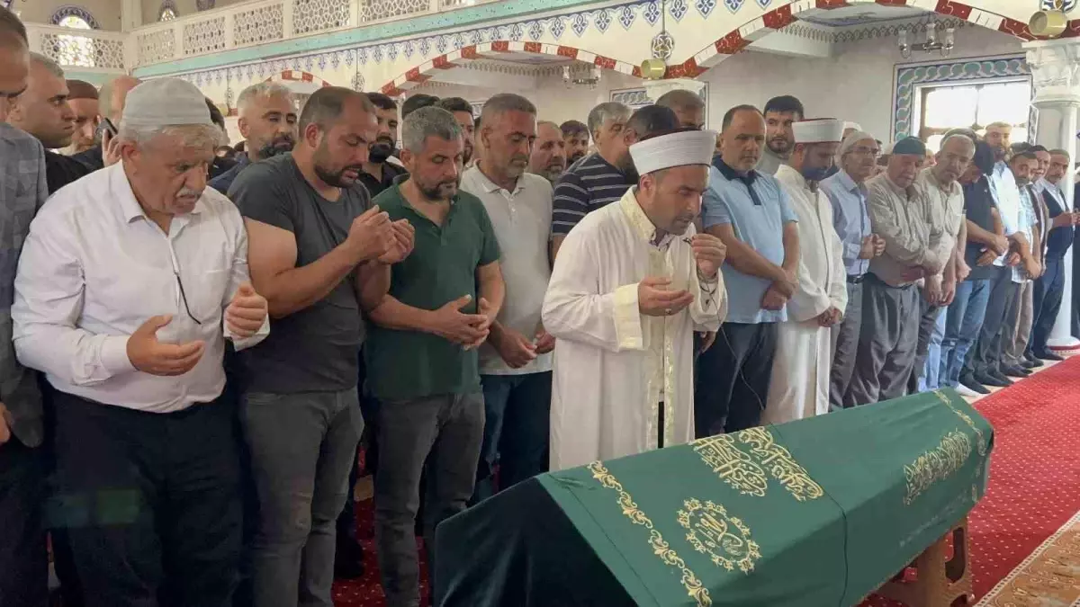 Denizde Kaybolan Enes Açıkça Toprağa Verildi