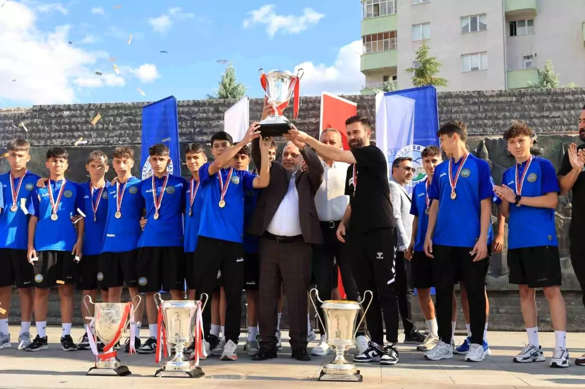 Talas Belediyespor, U15 Türkiye Şampiyonu Oldu