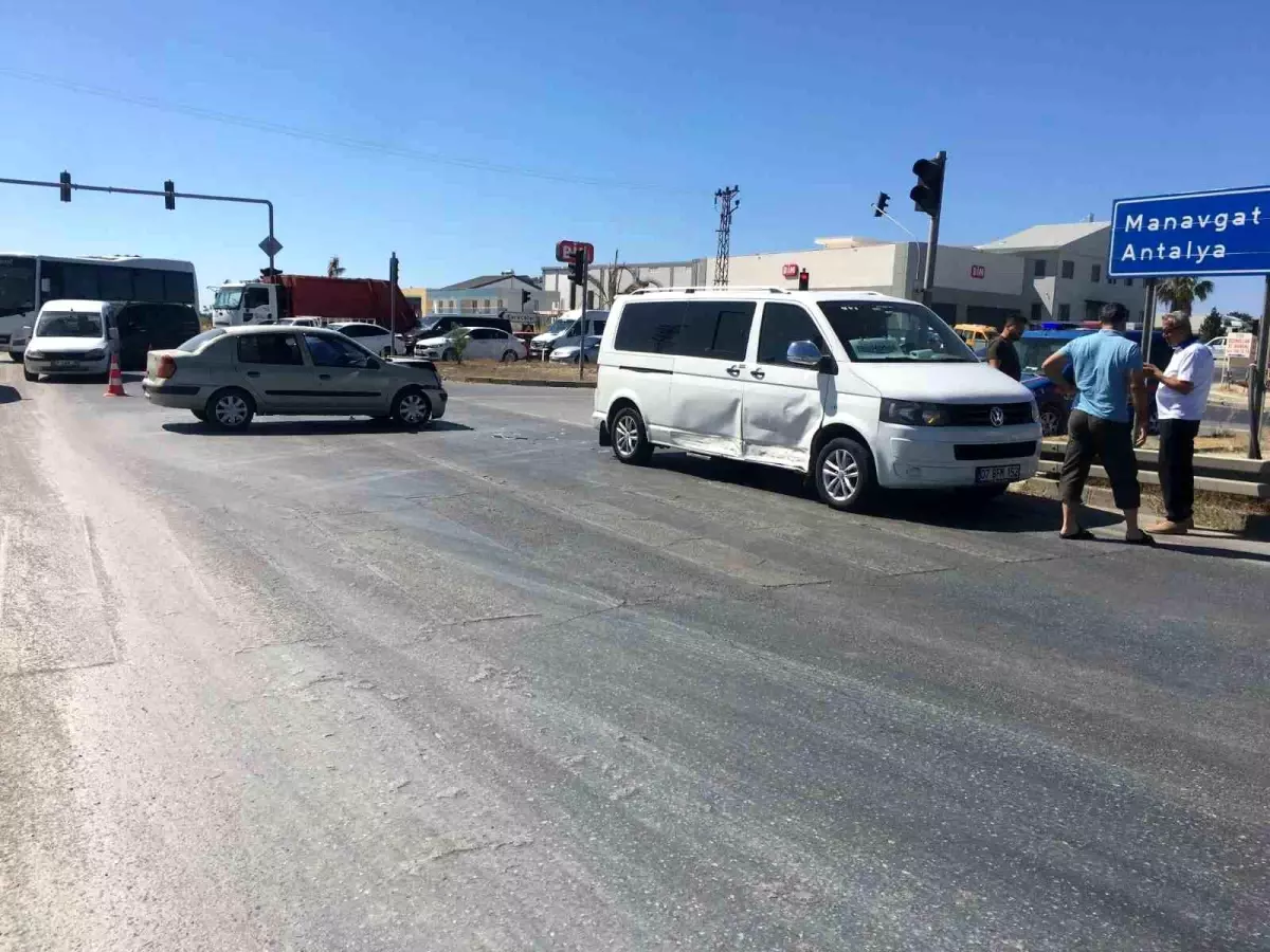 Manavgat\'ta Kaza: 2 Çocuk Yaralandı