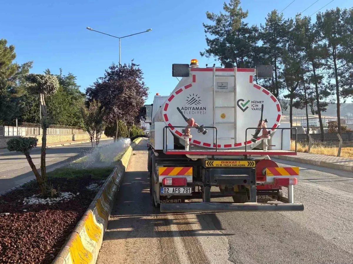 Adıyaman Belediyesi Yaz Bakım Çalışmalarına Devam Ediyor