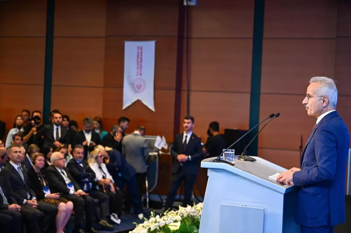 Denizcilik Zirvesi\'nde Türkiye\'nin Gücü Vurgulandı
