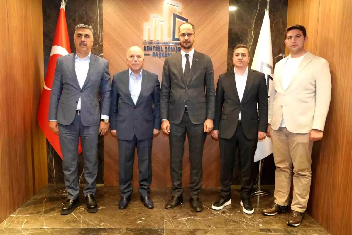 Başkan Sekmen, Erzurum\'da Kentsel Dönüşüm Çalışmalarını Değerlendirdi