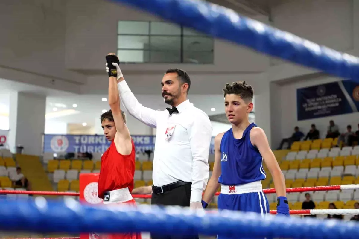 Bayburt\'ta Boks Şampiyonası Başladı