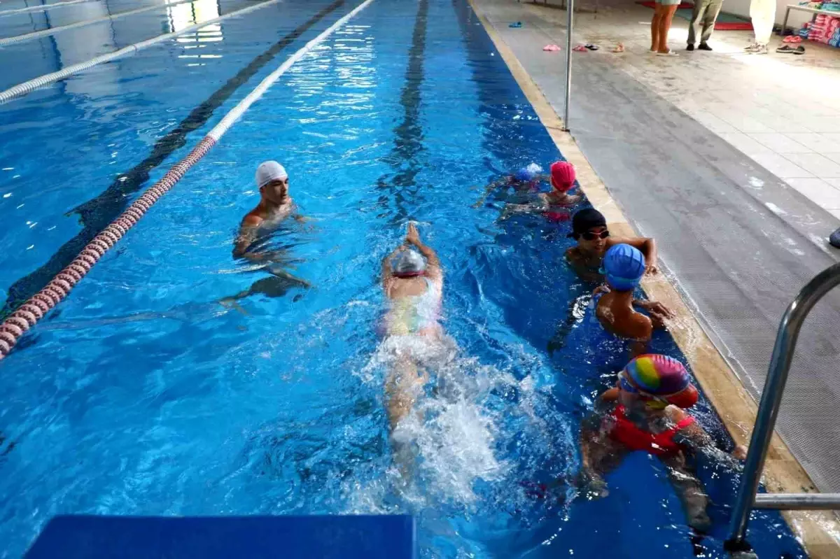 Bodrum\'da Ücretsiz Yüzme Kursları Başladı