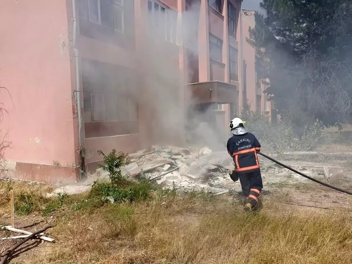 Çankırı\'da Ot Yangını Kontrol Altına Alındı