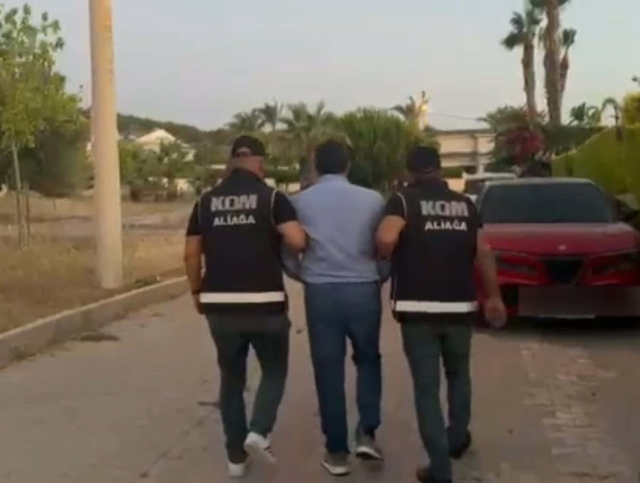 İzmir'deki operasyonun kapsamı genişledi! İşte Tunç Soyer'in gözaltına alındığı anlar