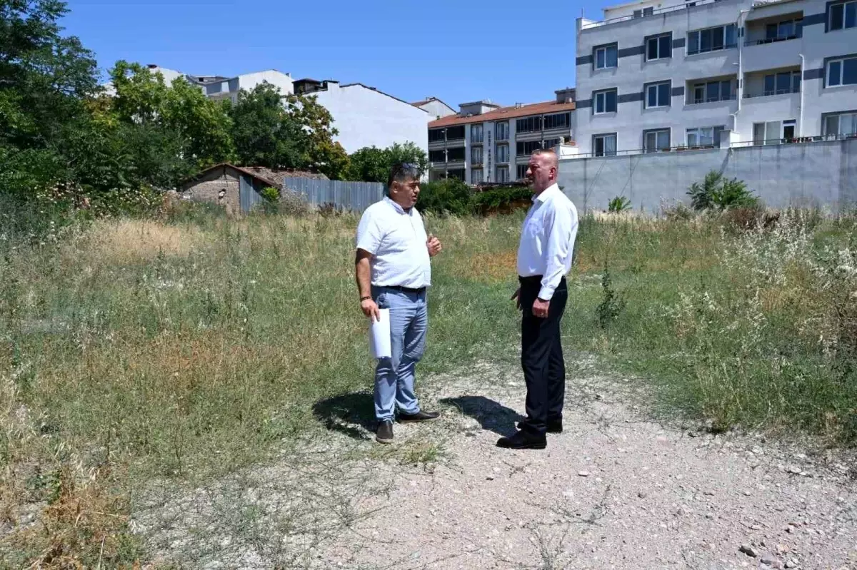 Karacabey\'de Otopark ve Çocuk Parkı Projesi Başlatıldı